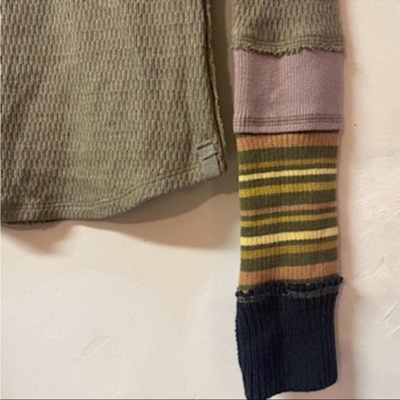 RARE Free People Boho Knit Cuff Long Sleeve Thermal Olive Green Navy Small - Picture 4 of 8